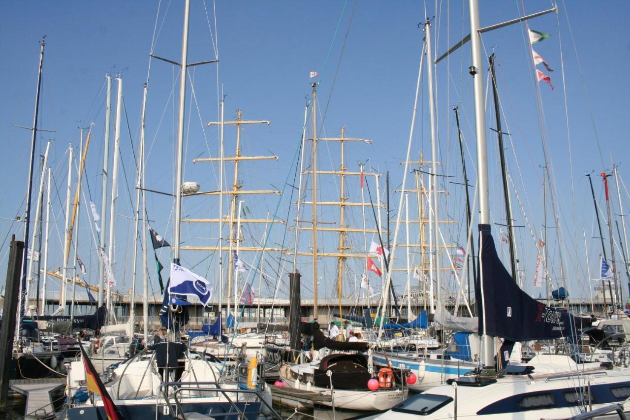 Отель Havenkoje Куксхафен Экстерьер фото